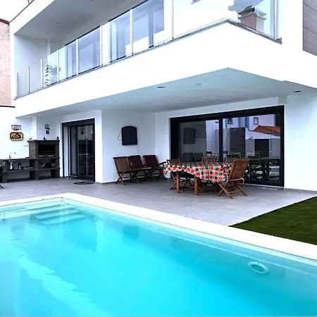Maison Bord Près De Le Lisbonne Villa